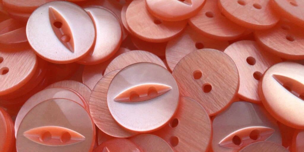 pink buttons